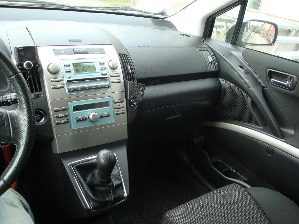 Toyota Sportsvan 2,2 sport sol billede 14