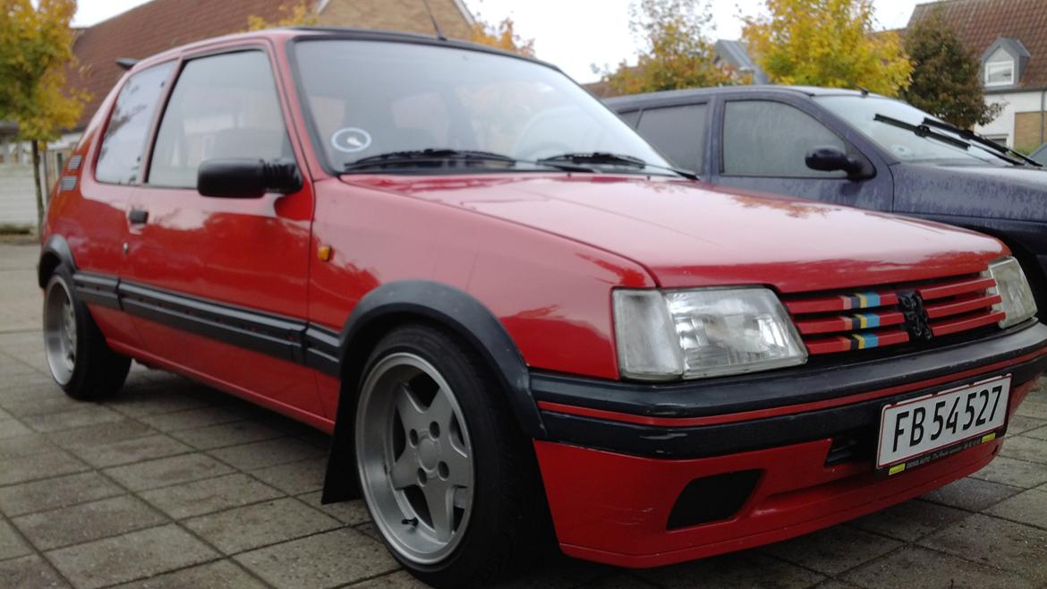 Peugeot 205 SRI billede 1
