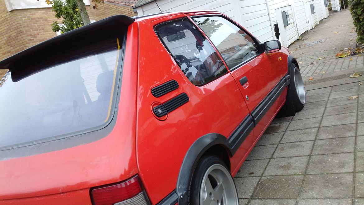Peugeot 205 SRI billede 2