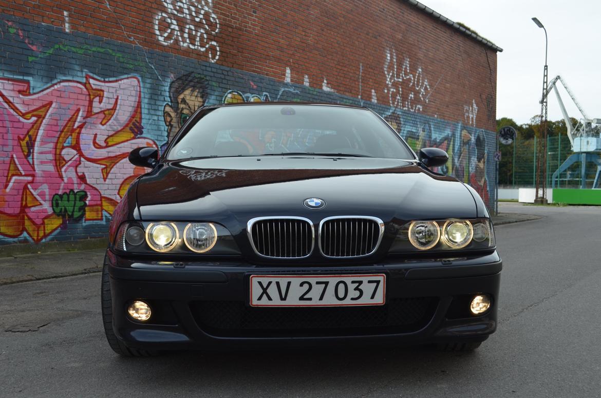 BMW M5 E39 totalskadet. billede 3