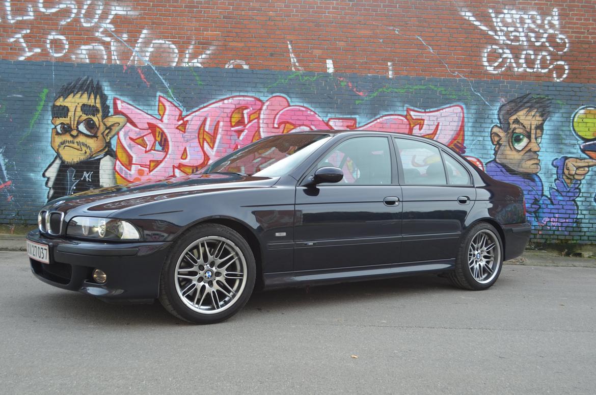 BMW M5 E39 totalskadet. billede 4