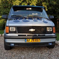 Chevrolet Astro Van