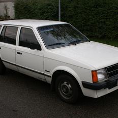 Opel Kadett D 1,6 st car "luxus"