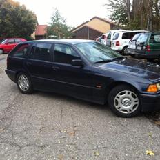 BMW 318i Touring