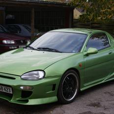 Mazda MX3 1,8 DOHC V6