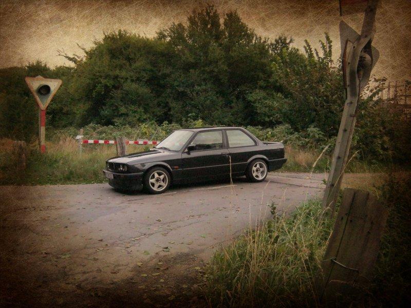 BMW E30 318is *solgt* billede 4