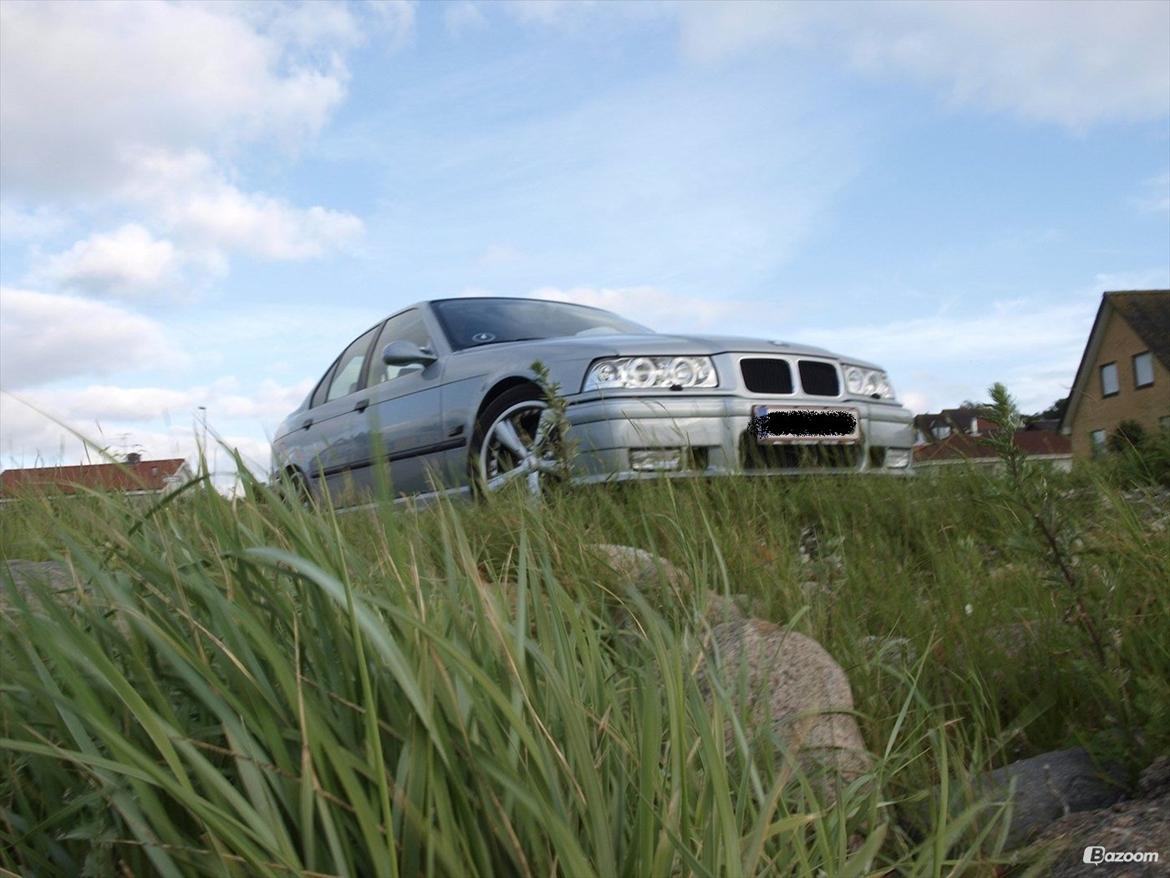 BMW E36 320 I >SOLGT< billede 6