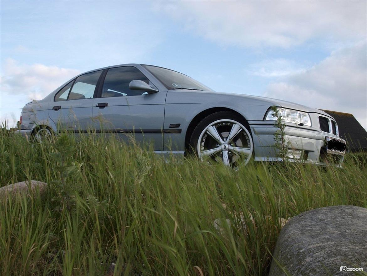 BMW E36 320 I >SOLGT< billede 7