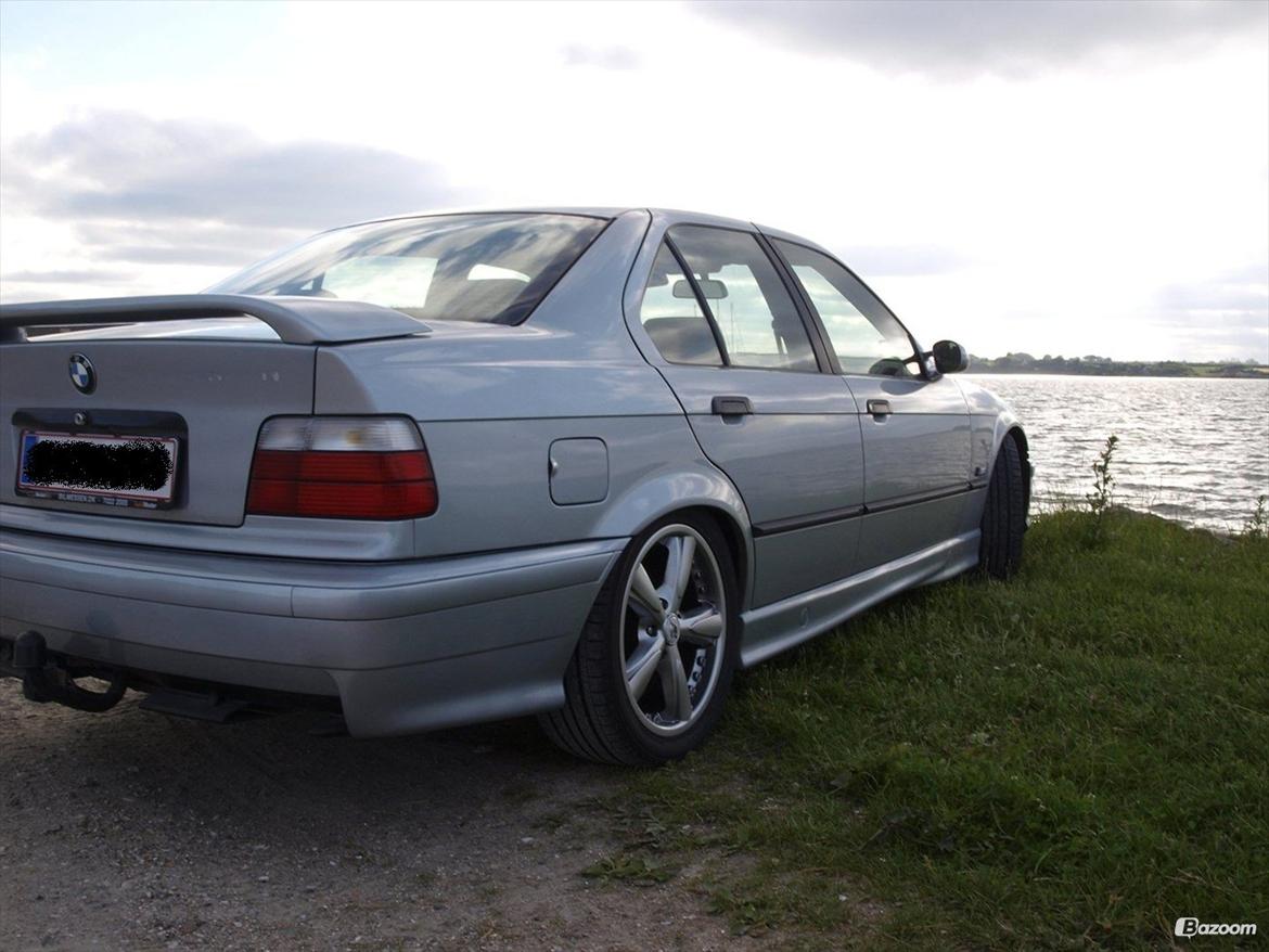 BMW E36 320 I >SOLGT< billede 9