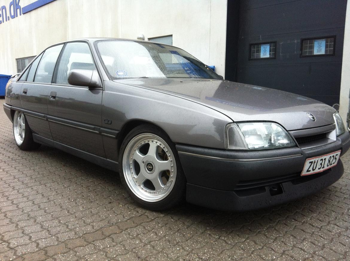 Opel Omega A - CD - Nyeste billede med mine nye fælge! billede 1