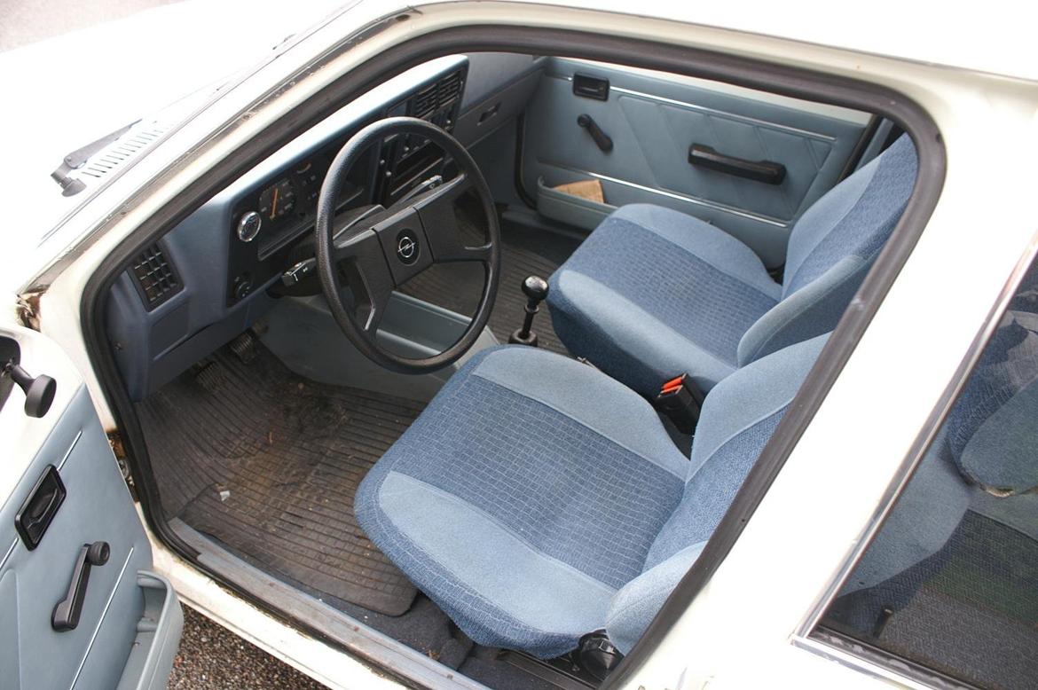 Opel Kadett D 1,6 st car "luxus" billede 8