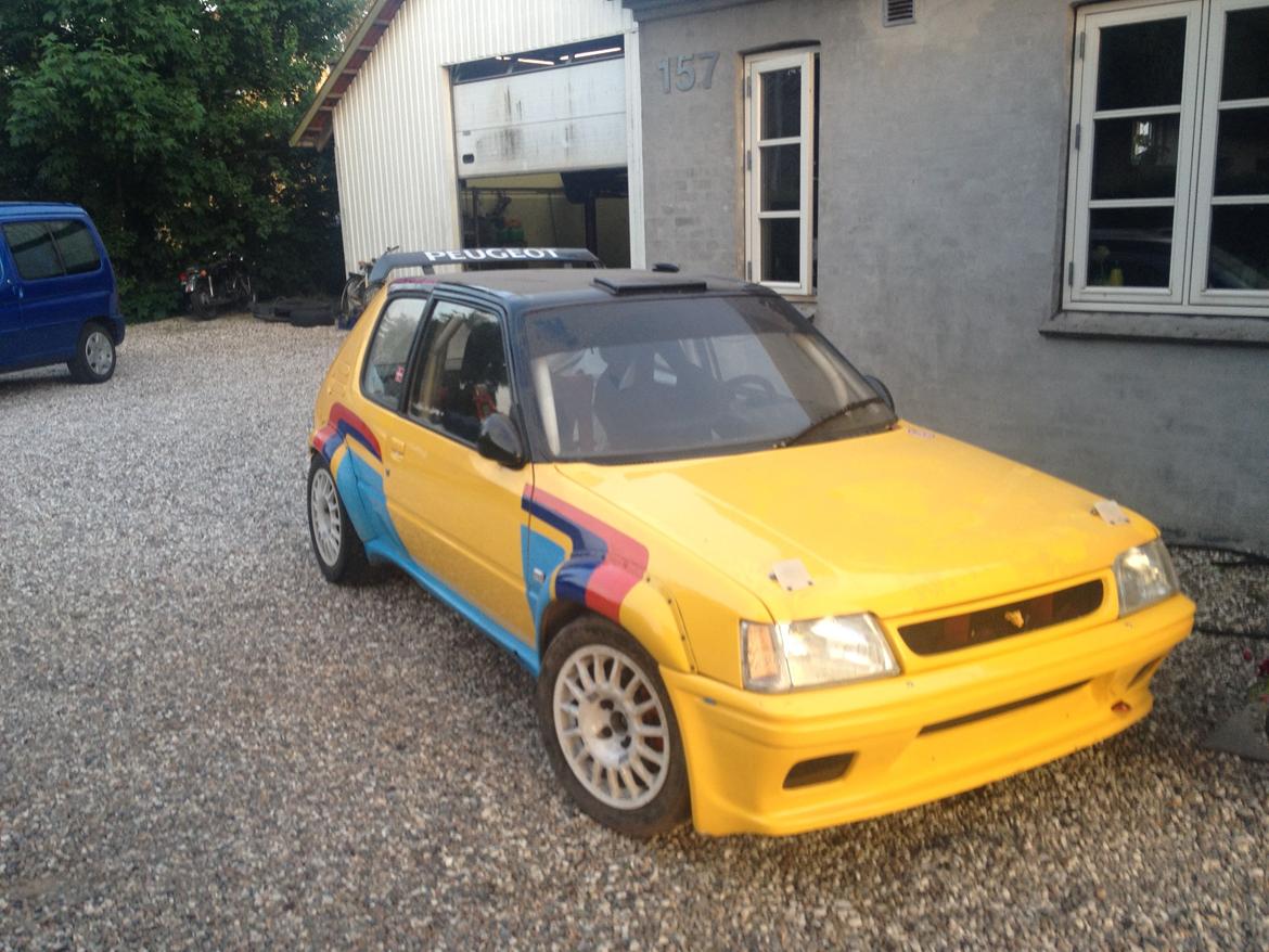 Peugeot 205 rally billede 1