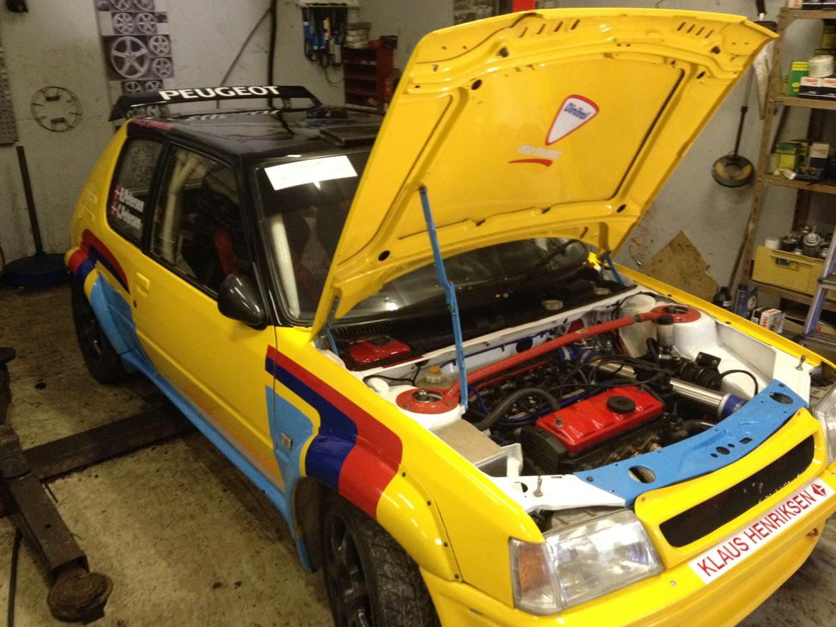 Peugeot 205 rally billede 2
