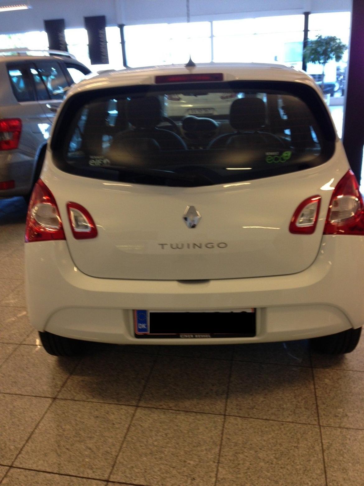 Renault Twingo (solgt) - Hos forhandleren inden afhentning billede 3
