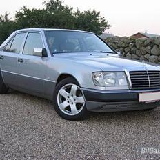 Mercedes Benz W124 300D
