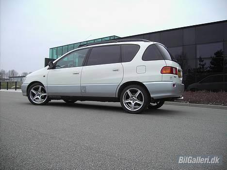 Toyota Sportsvan billede 3