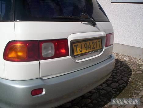 Toyota Sportsvan - Alle mærker er nu pillet af. billede 5