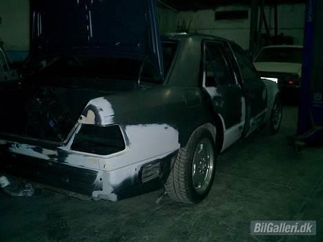 Mercedes Benz 230E (SOLGT) billede 9