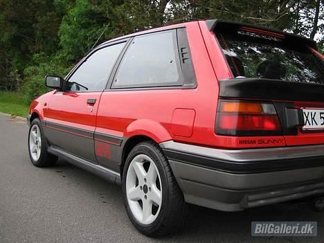 Nissan Sunny GTi Twin Cam billede 4