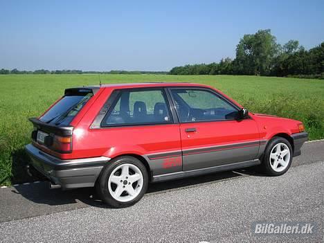 Nissan Sunny GTi Twin Cam billede 8