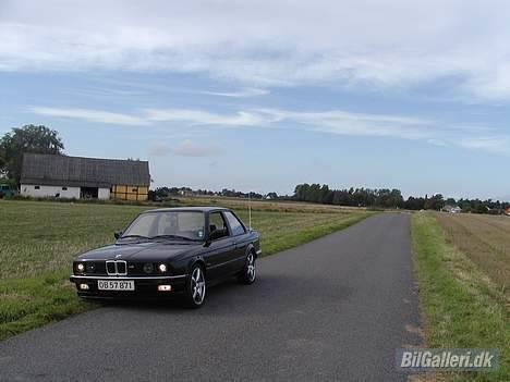 BMW 320 i billede 6