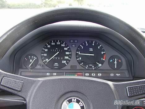 BMW 320 i billede 9