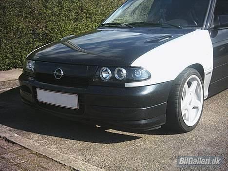Opel .Astra f GSi 16v Turbo - Fronten med angel eyes, og kofangeren før den blev ændret billede 4
