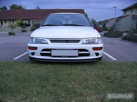 Toyota Corolla SPORT "SOLGT" - Kofangeren skal der skæres lidt i og så skal der noget gitter i billede 6