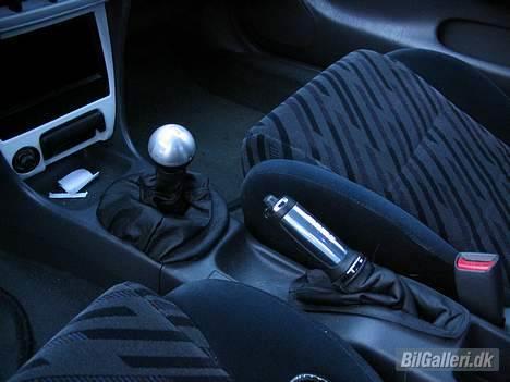 Toyota Corolla SPORT "SOLGT" - Momo Gearknop og håndbremsegreb billede 10