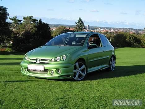 Peugeot 206 xs ! ! SOLGT ! ! - er lidt lækker,,, skal bare længere ned på maven billede 1