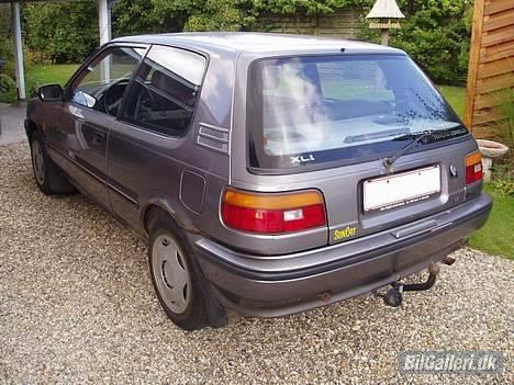 Toyota Corolla 1.3 Xli (solgt) billede 2