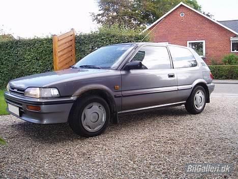 Toyota Corolla 1.3 Xli (solgt) billede 4