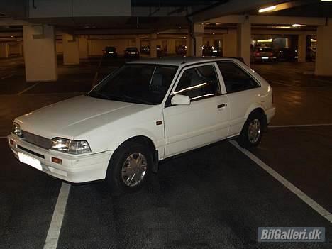 Mazda 323 Sport billede 2
