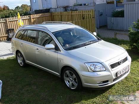 Toyota Avensis 2,0 SOL billede 1