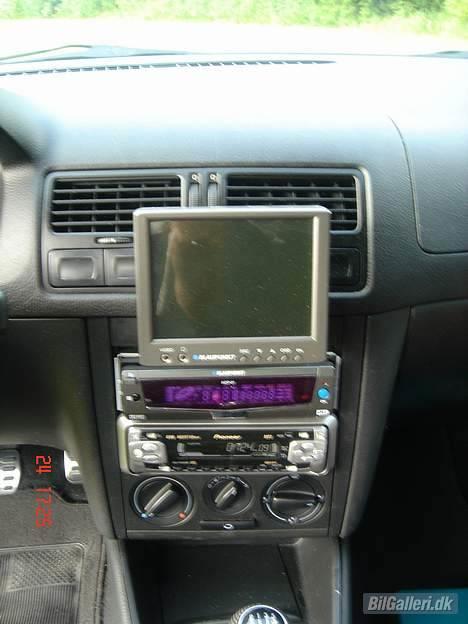 VW Bora "SOLD 7/7-06" - Blaupunkt skærm og DVD + Pioneer MP3 billede 7