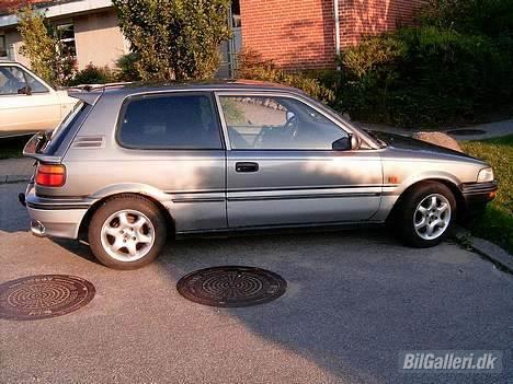 Toyota Corolla **SOLGT** - som den så ud den dag jeg købte den billede 3