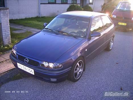Opel Astra GSI 16V billede 1