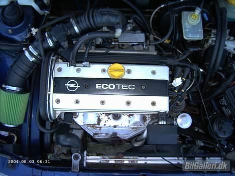 Opel Astra GSI 16V billede 2