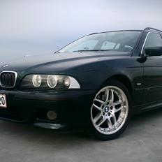 BMW 523i Touring E39