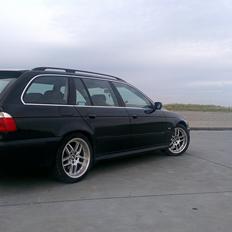 BMW 523i Touring E39