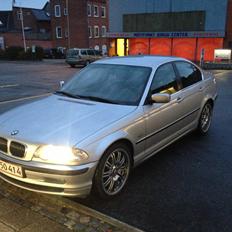 BMW 323i e46