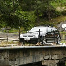 VW Golf 4 2.3 v5 highline (SOLGT)