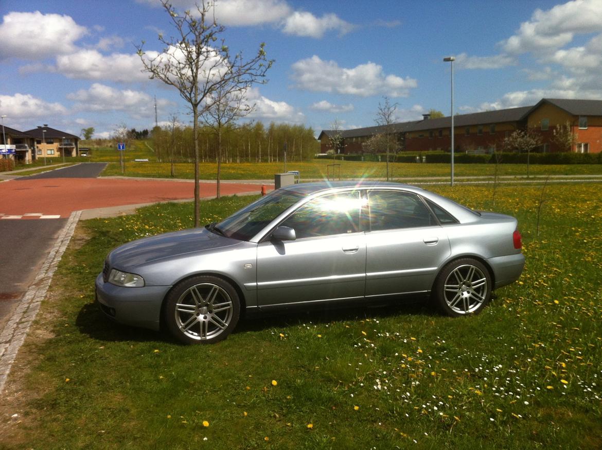 Audi A4 1.8T (std 180hk) billede 1