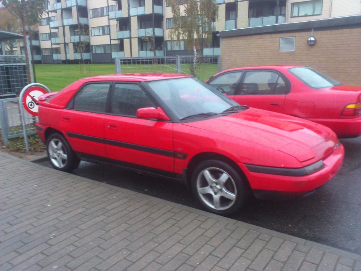 Mazda 323 F GT billede 1