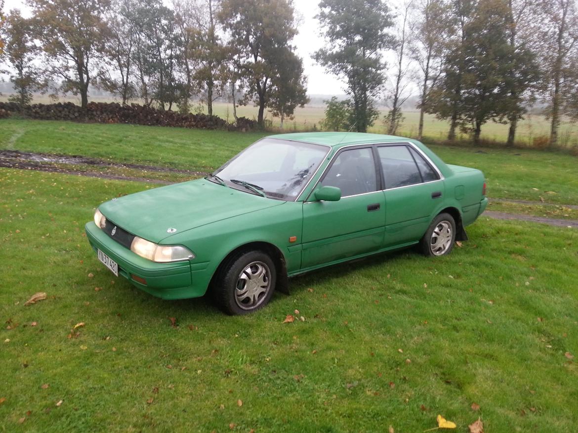 Toyota carina 2,0 billede 1