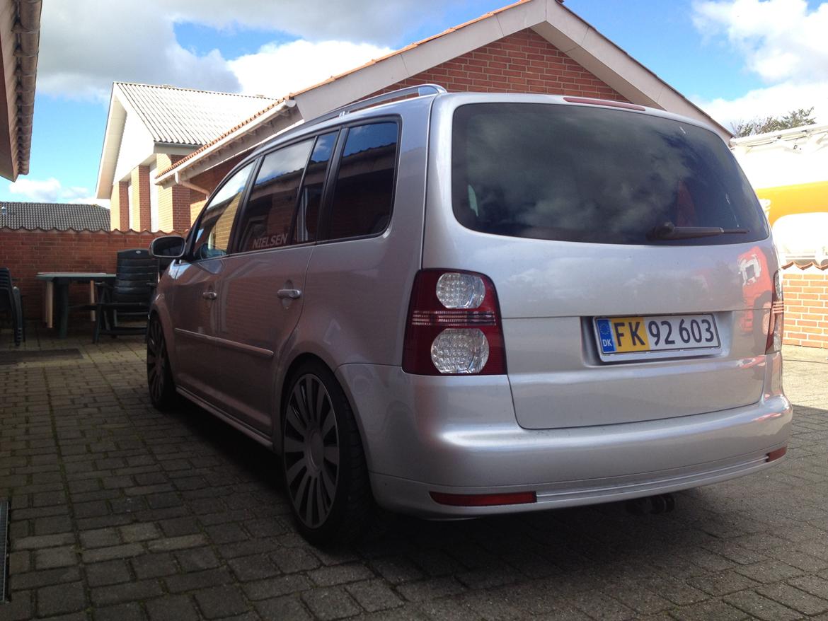 VW Touran 2.0 TDI    - TOTAL SKADET! billede 4