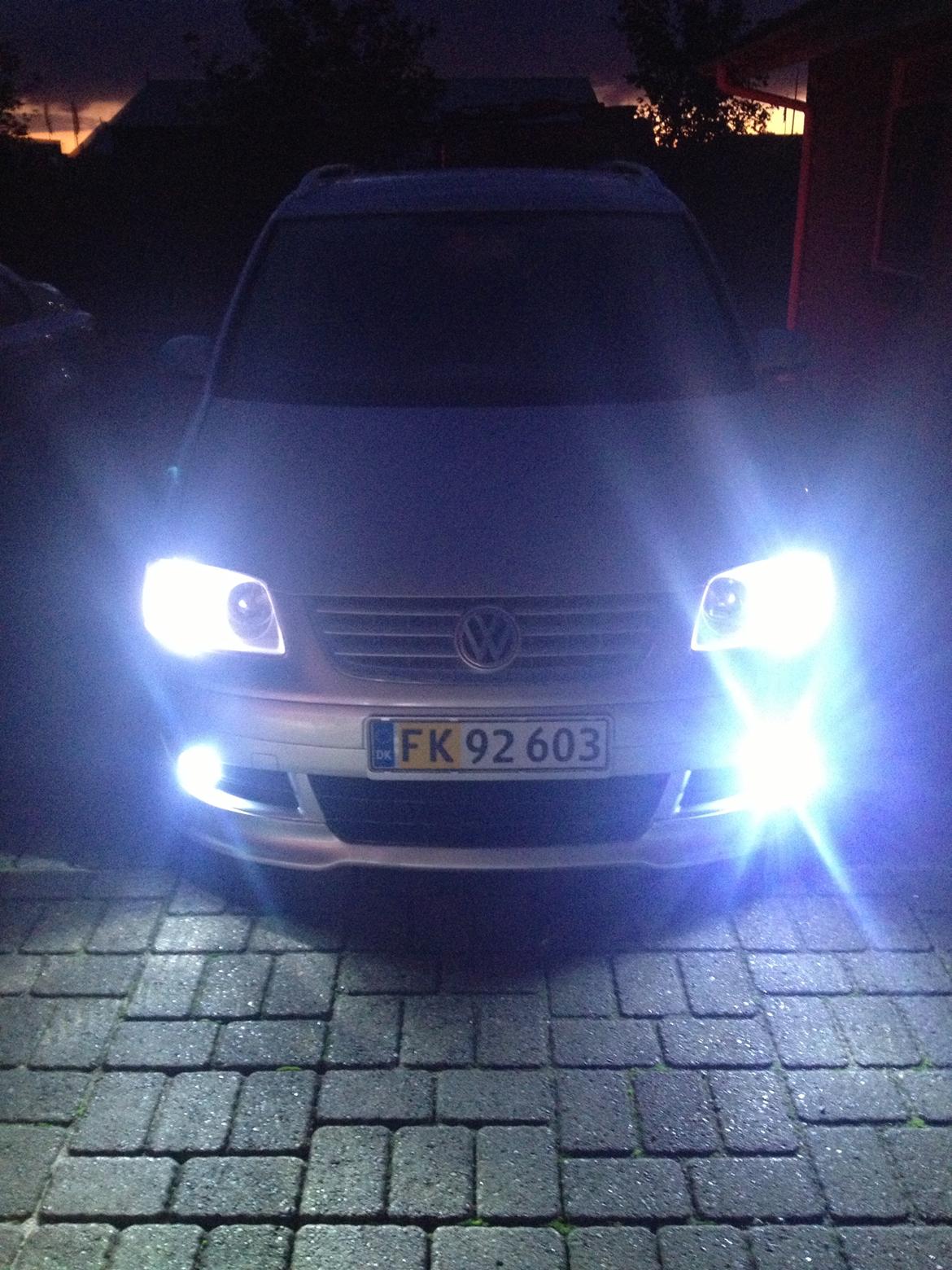 VW Touran 2.0 TDI    - TOTAL SKADET! billede 5