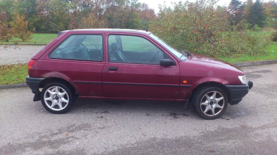 Ford Fiesta Mk3 1.3i Supreme solgt! billede 2