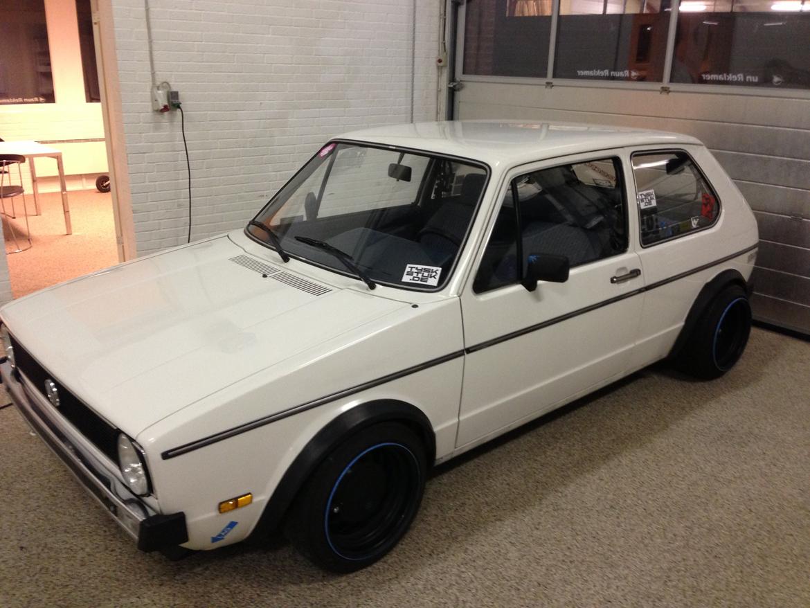 VW Golf 1 1,6 aut. - Nypoleret. Det pyntede. billede 5