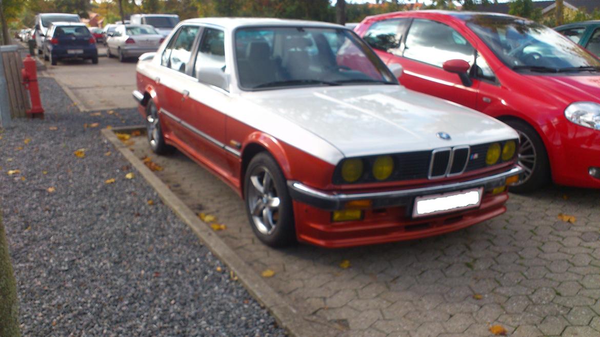 BMW E30 320 - Nu med gule lygter ! billede 2